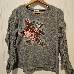 Cottagecore Floral Rose Embroidered Gray Sweater with Ruched Sleeves Medium